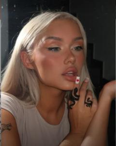 ela — Model