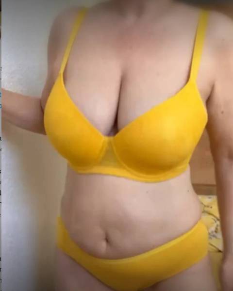 Curvy-Swiss — Schweizer OnlyFans-Creatorin