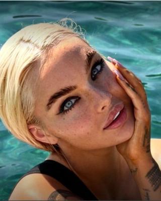 Zusje — modelka