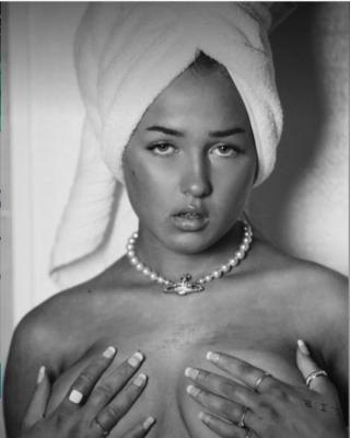 VANESSA SUNDET EXCLUSIVE — modell