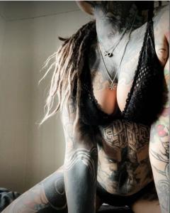 Inked Stacy — Model aus Mayrhofen